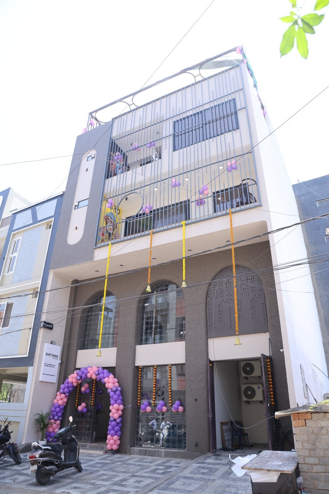 contact-us-building